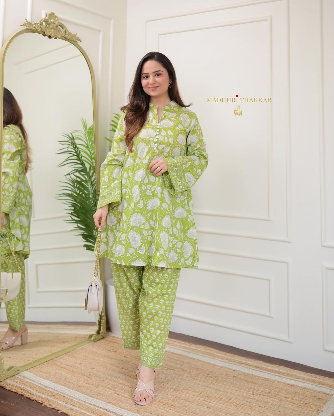 ROYAL WOMENS PREMIUM TOPS KURTIS 3 PIECE SETS