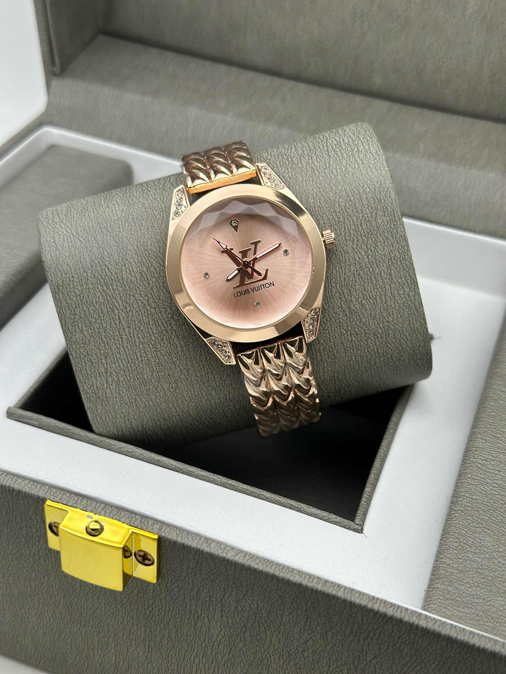 LOUIS VITTON WOMENS PREMIUM WATCHES