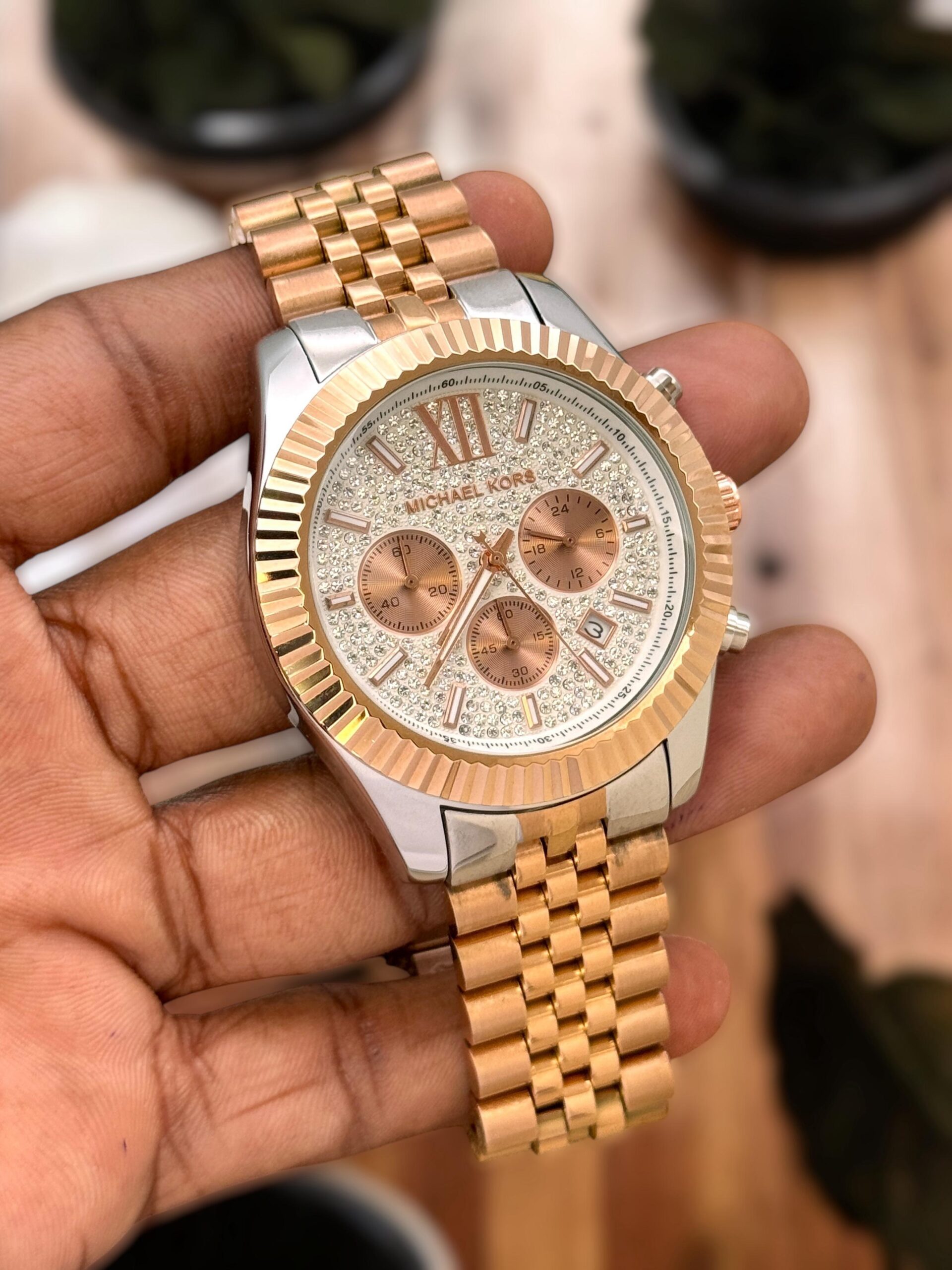 MICHEL KORS WOMENS AND MENS PREMIUM EDITION WATCHES COLOURFUL DESIGNER ALL TIME SUITED