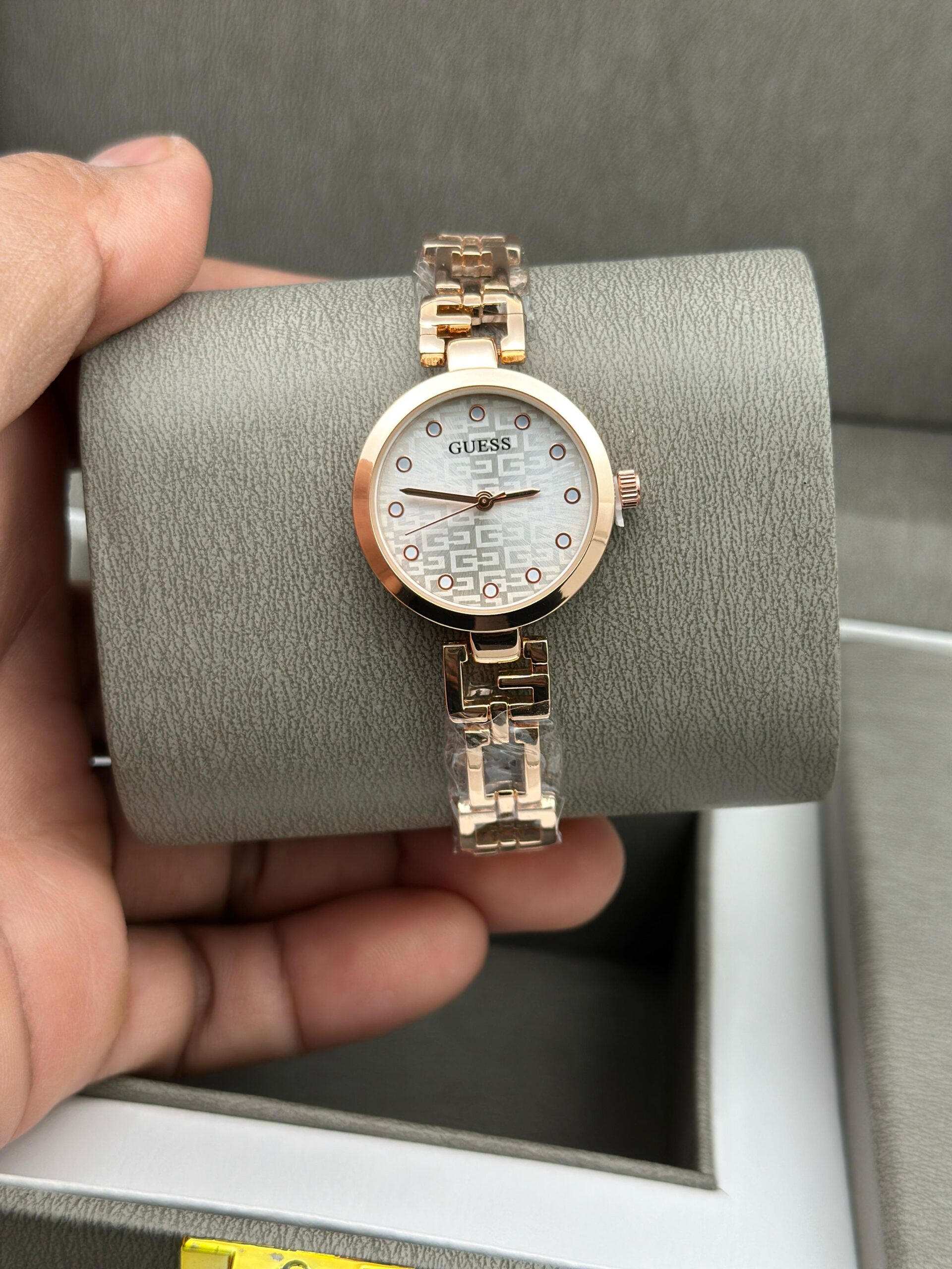 GUESS STAINLESS STEEL COMBINED DESIGN PREMIUM WOMENS WATCHES